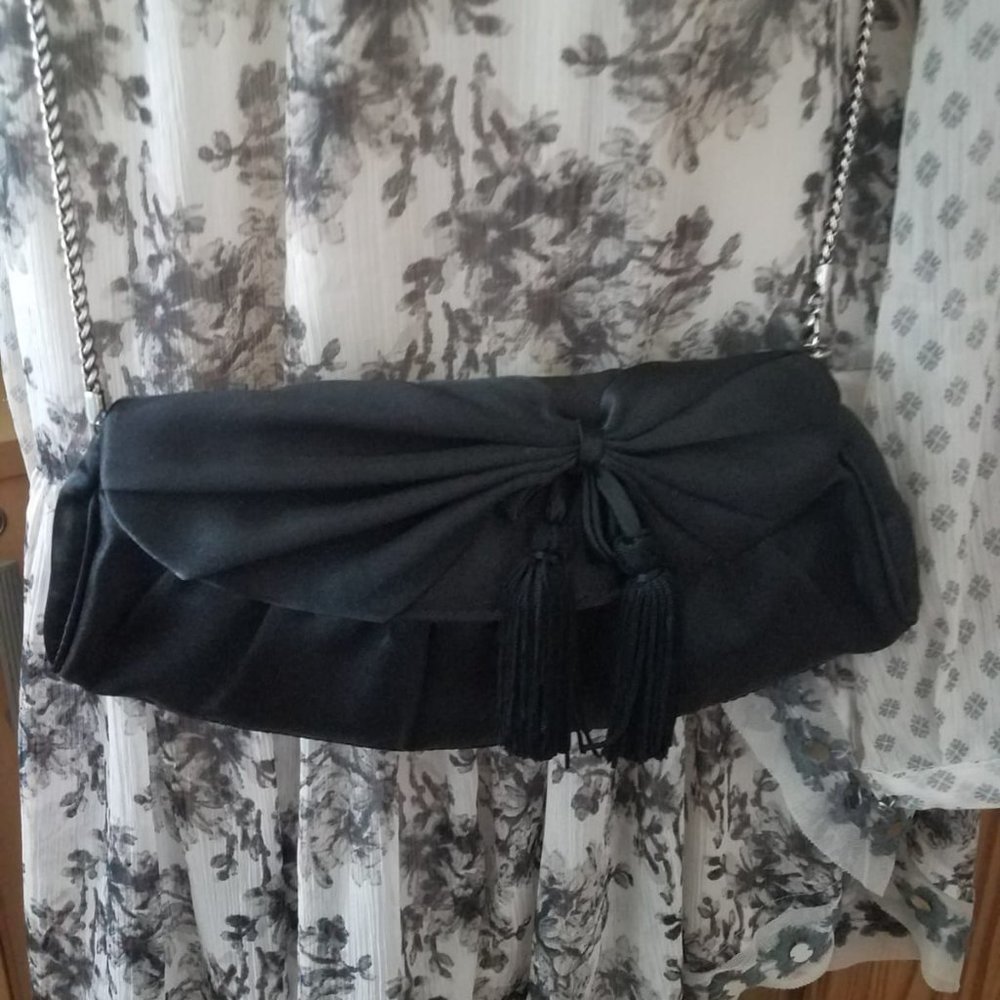 3/$20 Bow Tassel Clutch purse w/ straps